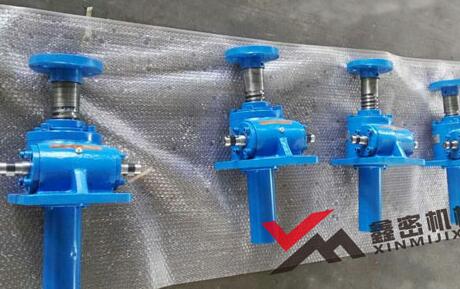 蝸輪絲桿升降機