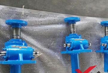 QWL蝸輪絲桿升降機(jī)